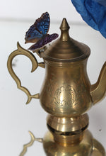 Load image into Gallery viewer, Anemona Teapot Ghost