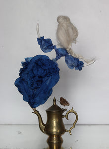Anemona Teapot Ghost