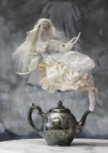 Load image into Gallery viewer, Ashtyn Teapot Ghost for Kali