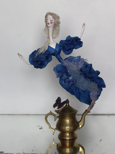 Delphinia Teapot Ghost