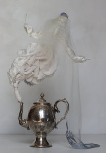 Dolores Teapot Ghost Bride