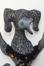 Load image into Gallery viewer, Petit Holly Caniche