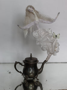 Petrulya Teapot Ghost