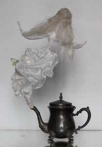 Petrulya Teapot Ghost