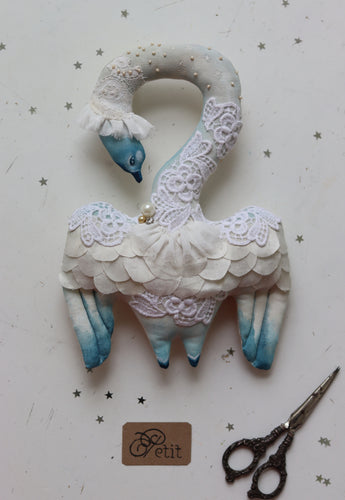 PETIT SYBILLE SWAN