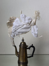Load image into Gallery viewer, Cassandra Teapot Ghost