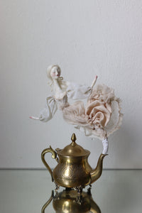 Rosalynde Teapot Ghost